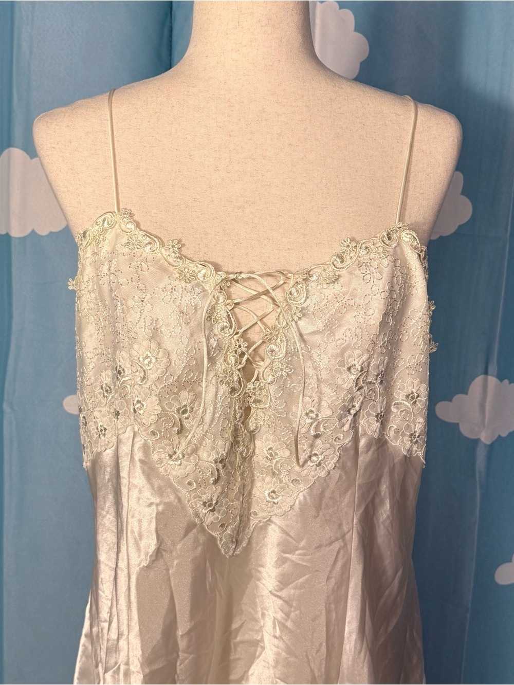 Vintage Ivory Lace-Trim Satin Chemise - Picture 5 of 5